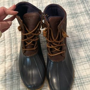Sperry boots size 8.5 in brown and navy